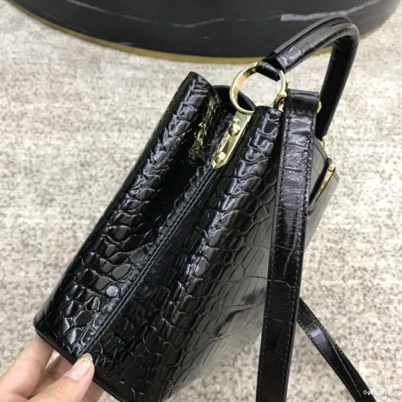 LOUIS CAPUCINES BB VUITTON 0326